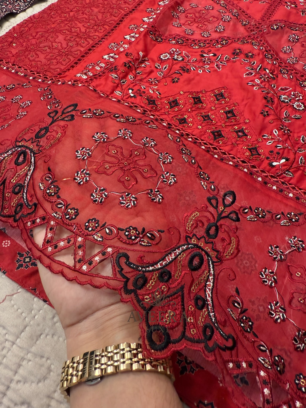 Bin Saeed Luxury Exclusive Cotton Embroidered 3-Piece Stitched Suit 2025 (S/M/L)
