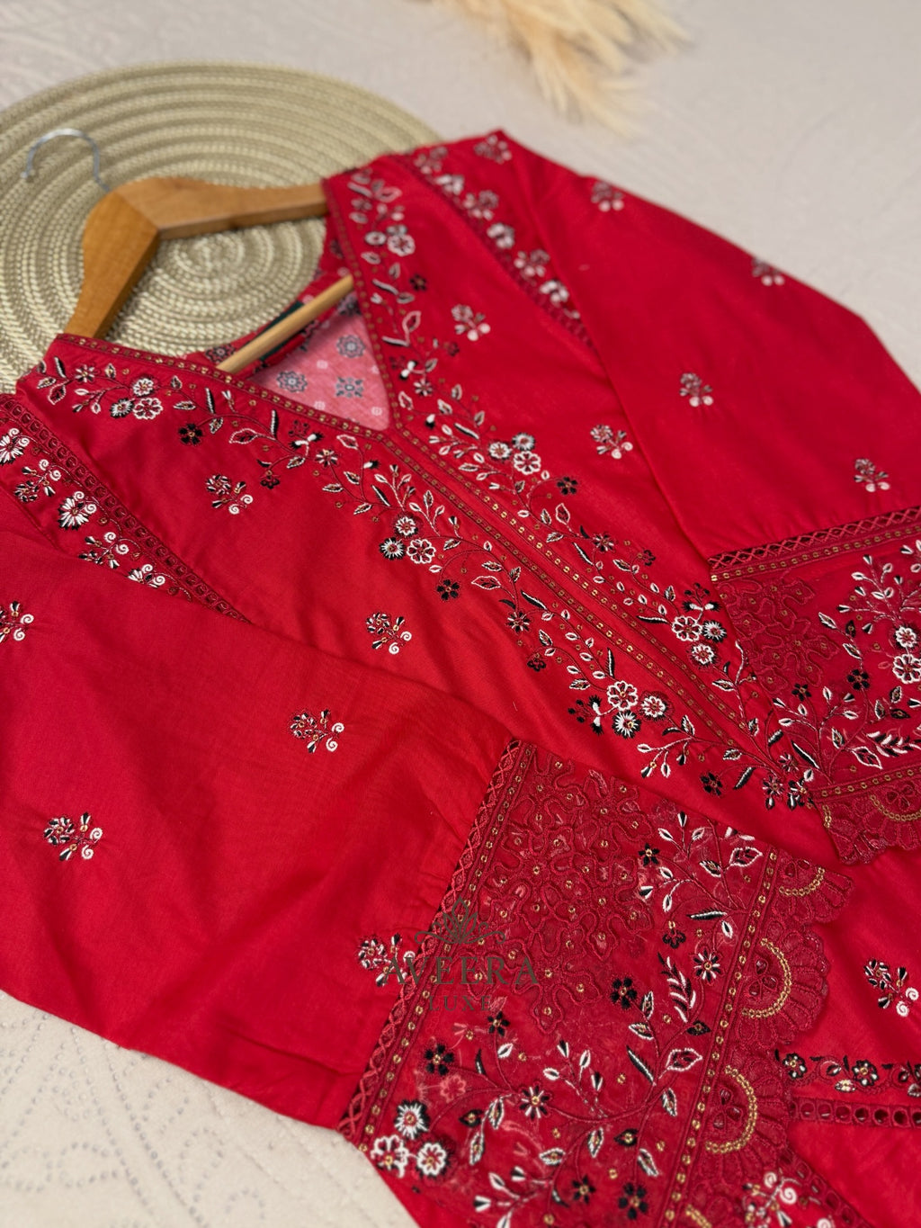 Bin Saeed Luxury Exclusive Cotton Embroidered 3-Piece Stitched Suit 2025 (S/M/L)