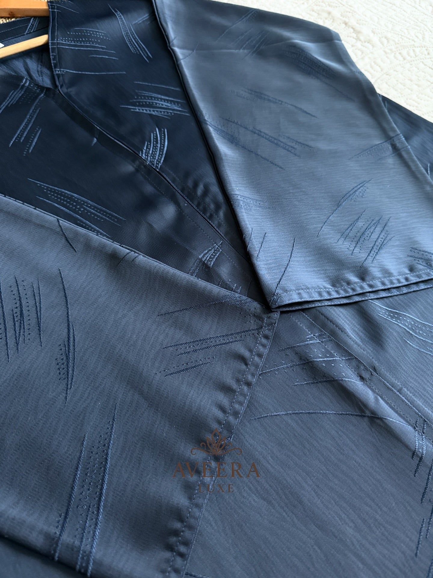 Dubai Jacquard Nida Abaya with Woven Pattern & Free Hijab (Sizes 54/56)