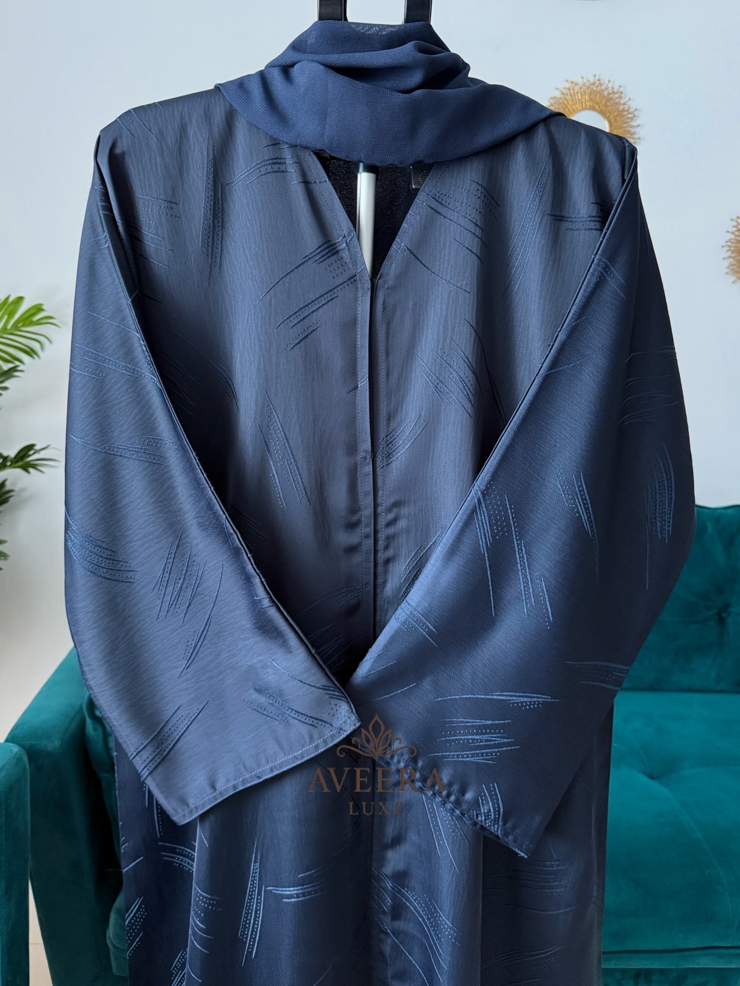 Dubai Jacquard Nida Abaya with Woven Pattern & Free Hijab (Sizes 54/56)