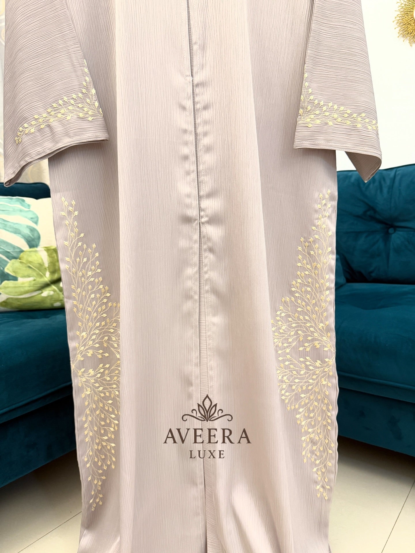 Dubai Latest Design Jimjim Abaya with Delicate Embroidery (Sizes 52/54)