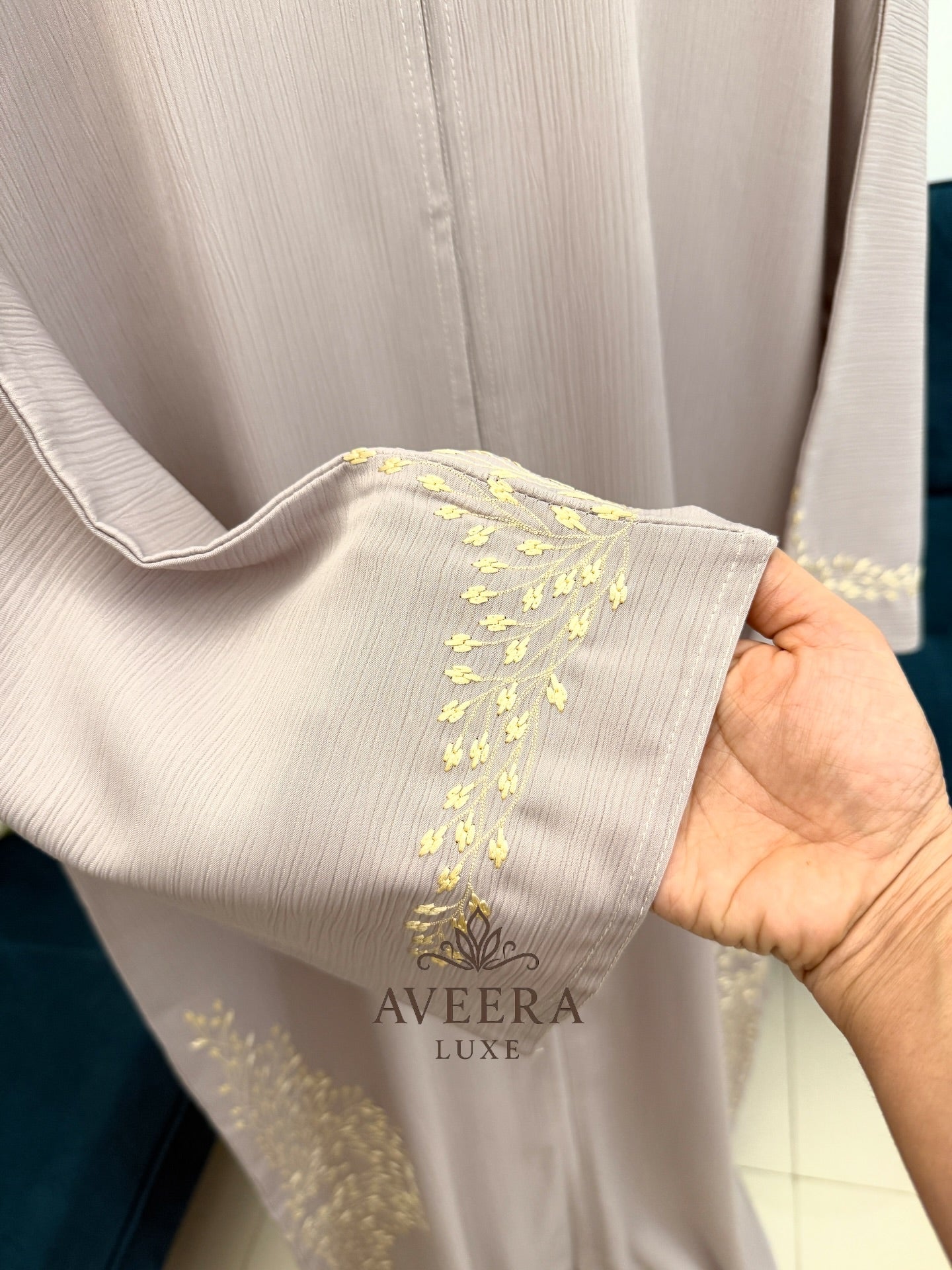 Dubai Latest Design Jimjim Abaya with Delicate Embroidery (Sizes 52/54)