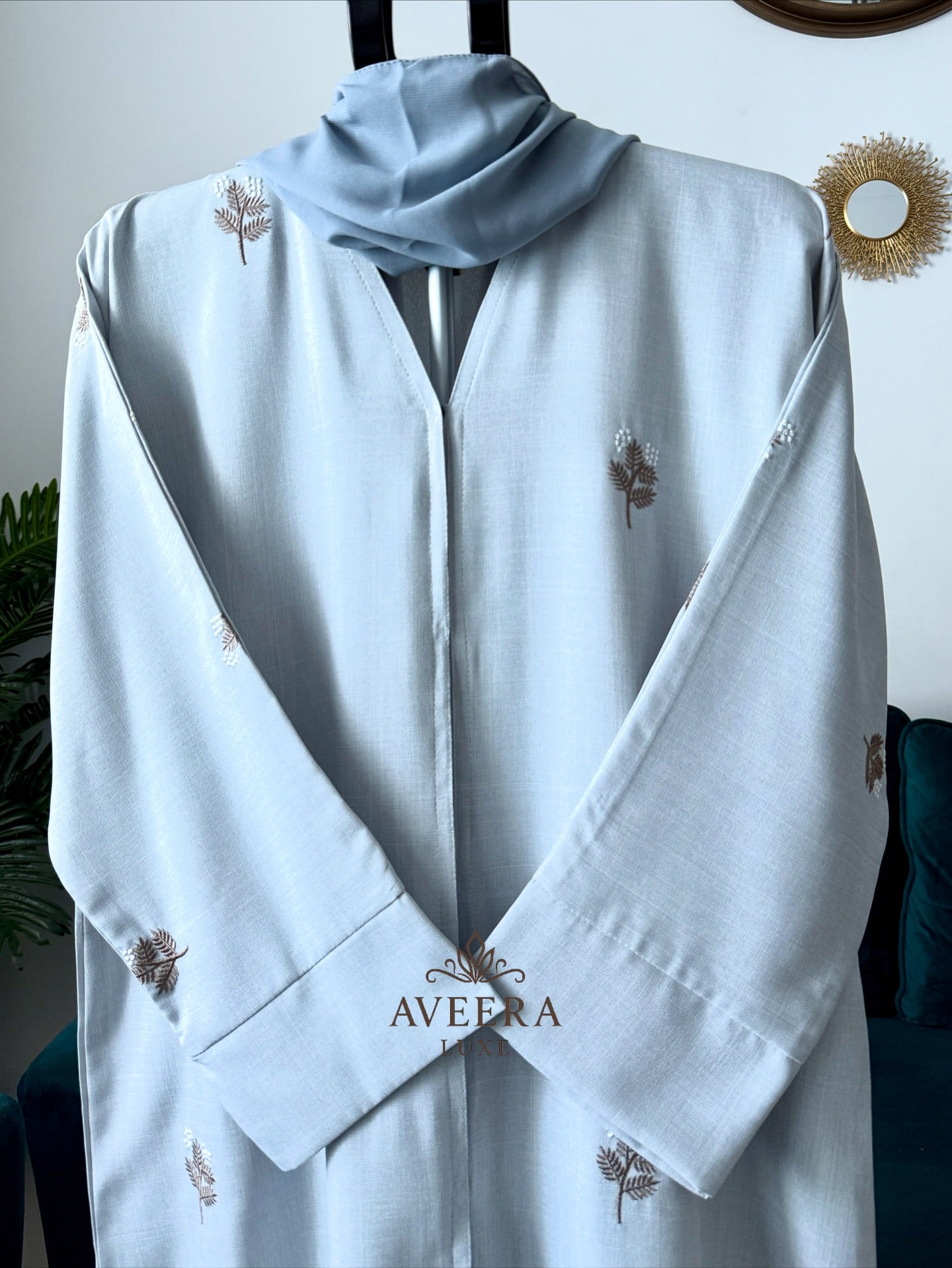 Light Grey Linen-Look Crepe Abaya with Leaf Embroidery & Free Hijab (Sizes 52/54)