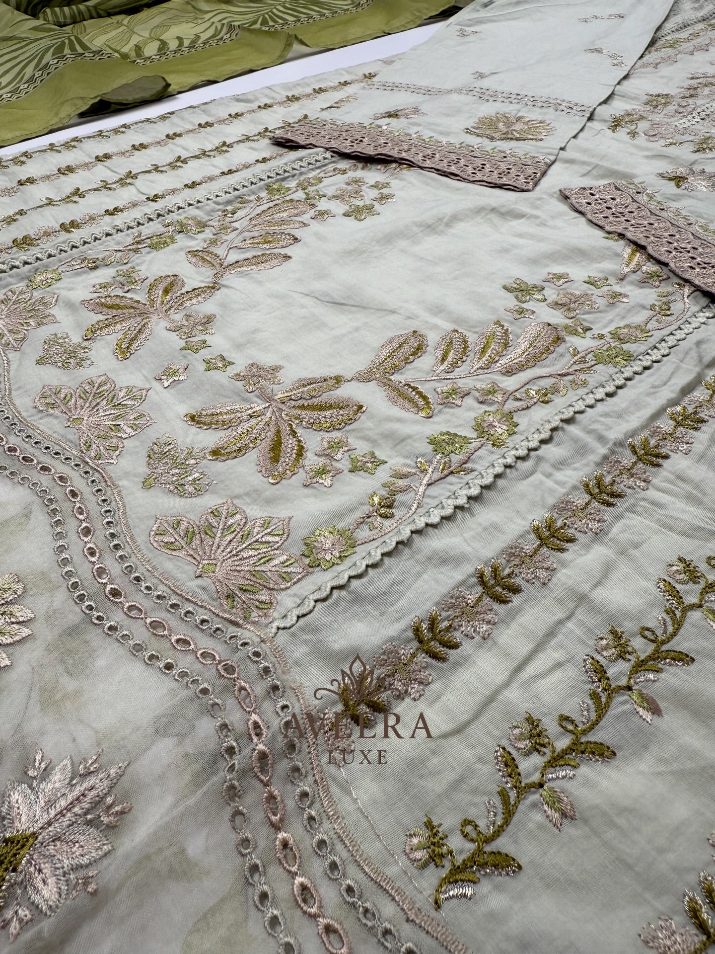 Bin Saeed Luxury Embroidered Cotton 3-Piece Shalwar Suit (M/L)
