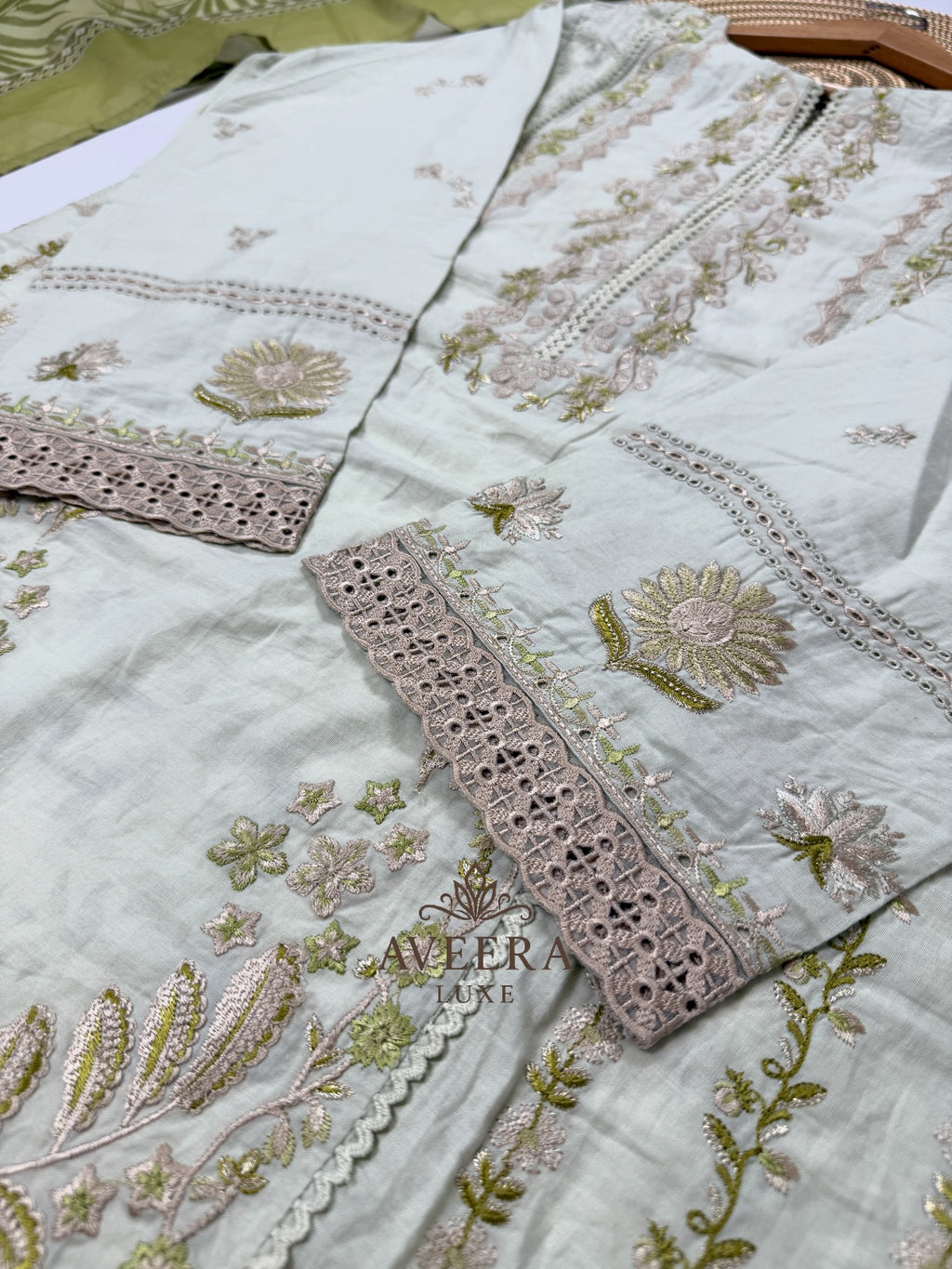 Bin Saeed Luxury Embroidered Cotton 3-Piece Shalwar Suit (M/L)