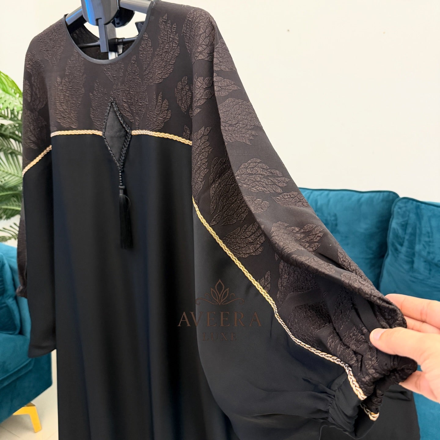 Batwing Cut Abaya – Premium Nida & Jacquard